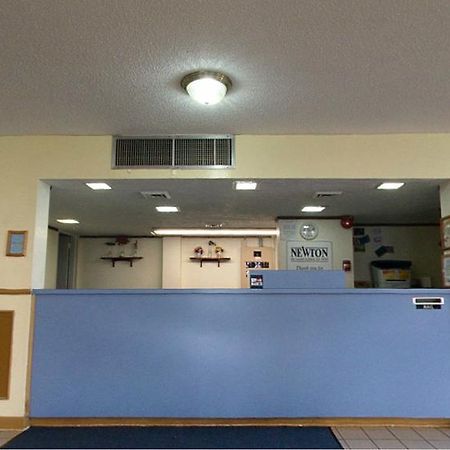 Americas Best Value Inn นิวตัน ภายนอก รูปภาพ